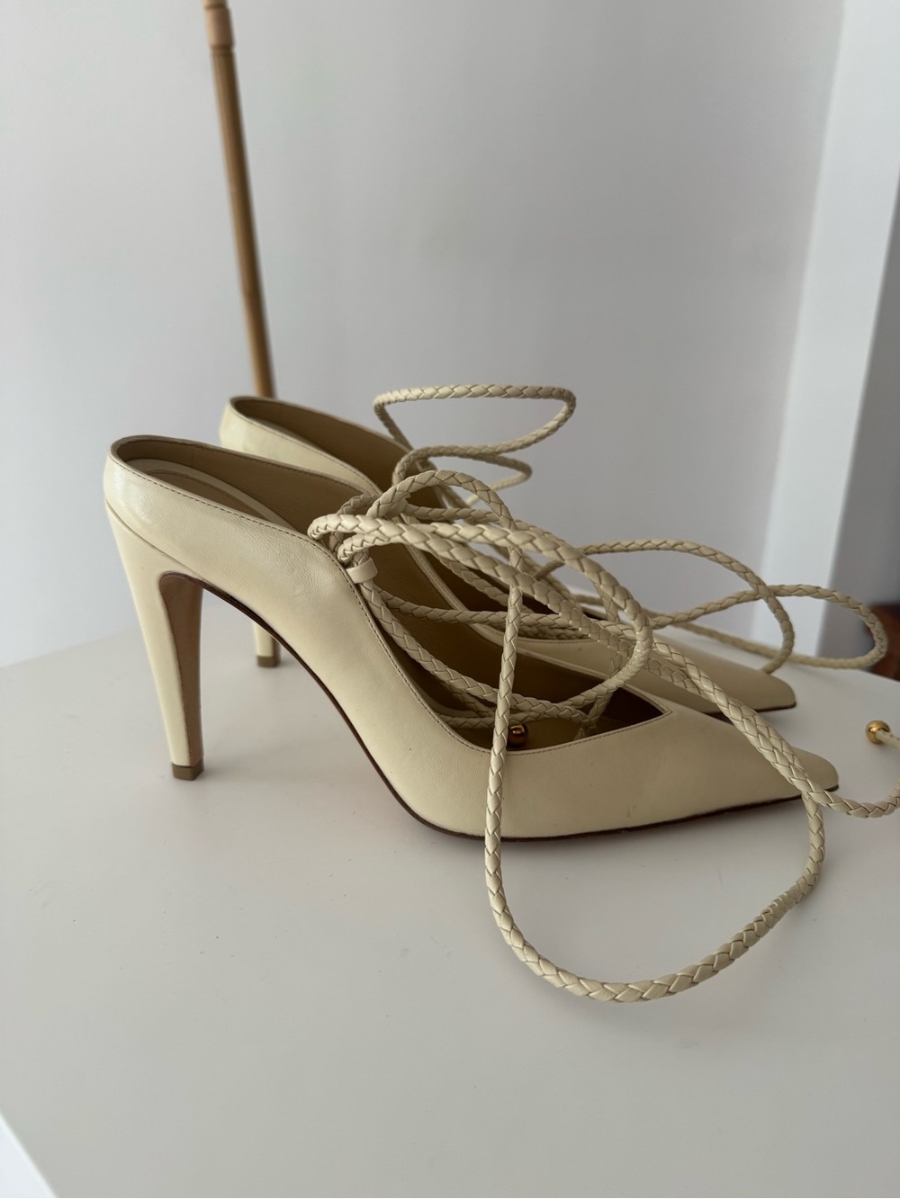 Bottega Veneta White Lace-Up Leather Pumps